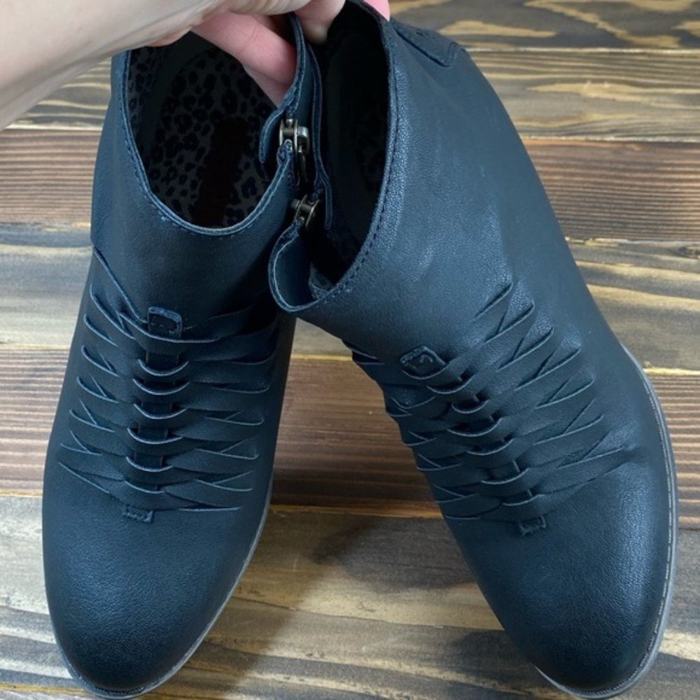SOLD!! Billabong Black Leather Ankle Booties 9.5 - Picture 9 of 11